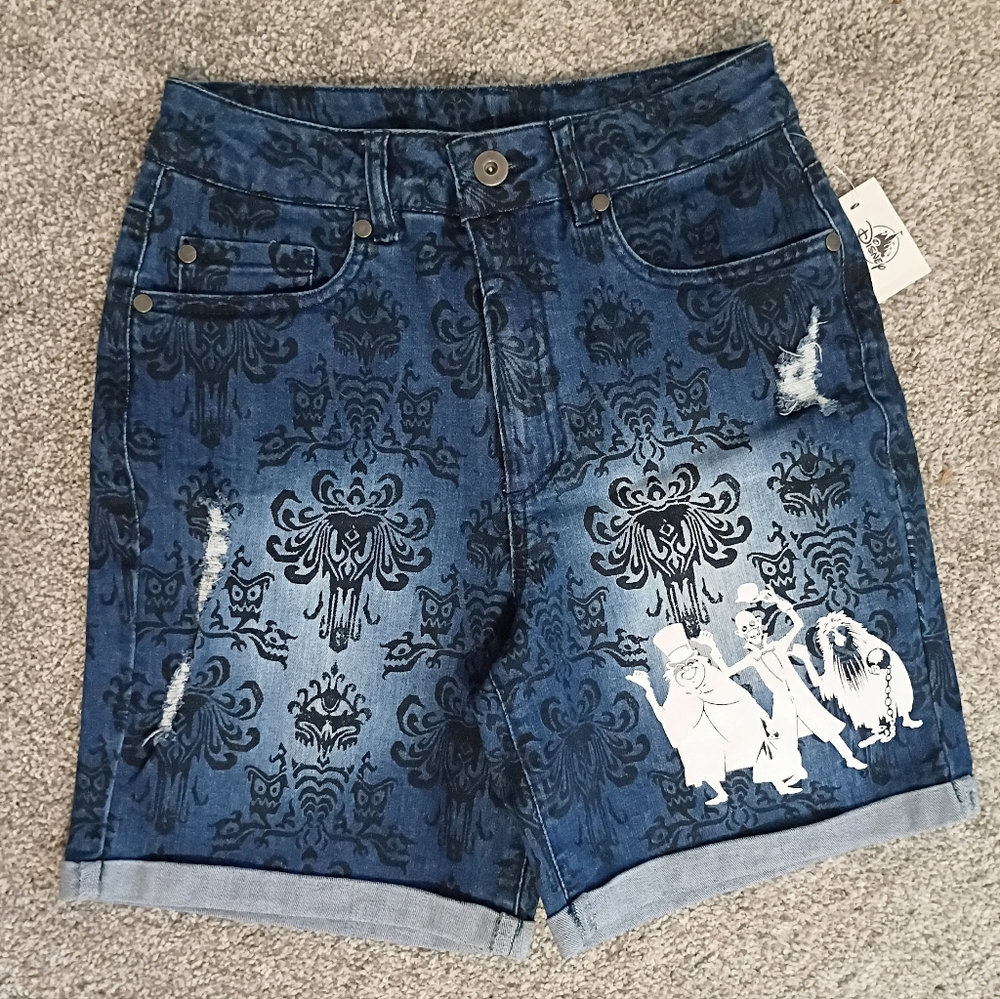 BNWT🎁 Disney's Haunted Mansion Hitchhiking Ghosts Jean Shorts